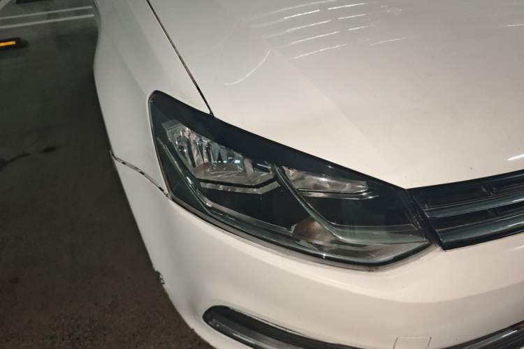 Used Volkswagen Polo 2014 1.4L Manual Comfort Edition Right Front Headlight
