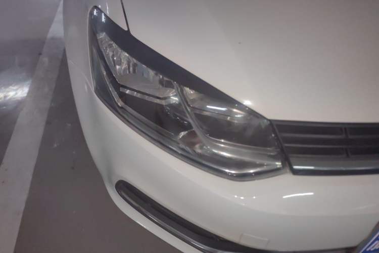 Used Volkswagen Polo 2014 1.4L Automatic Comfort Edition Right Front Headlight
