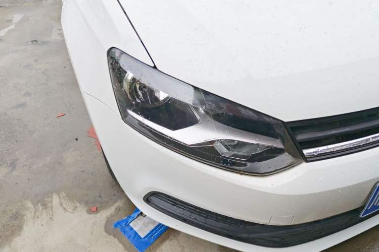 Used Volkswagen Polo 2014 1.4L Manual Fashion Edition Right Front Headlight