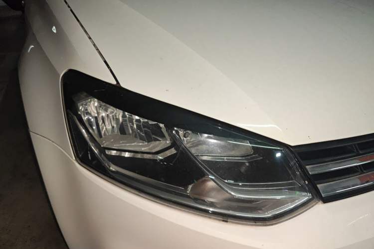 Used Volkswagen Polo 2014 1.6L Automatic Luxury Edition Right Front Headlight