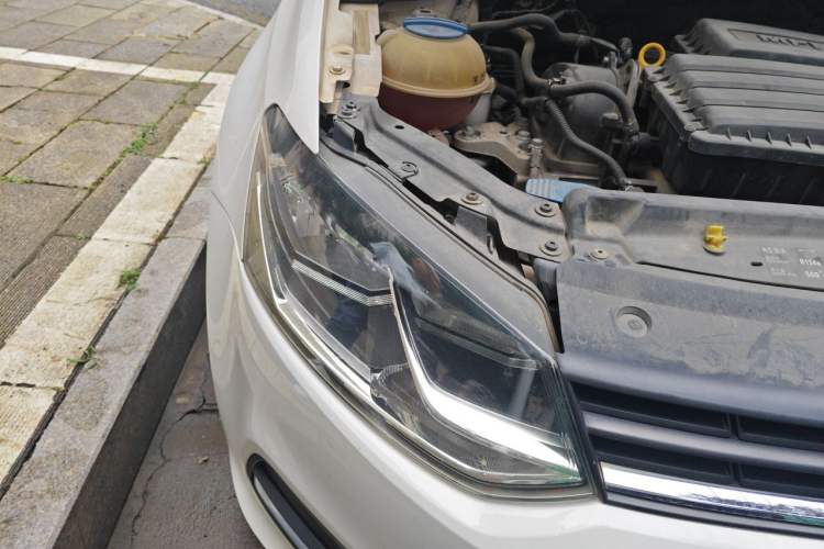 Used Volkswagen Polo 2014 1.6L Automatic Comfort Edition Right Front Headlight