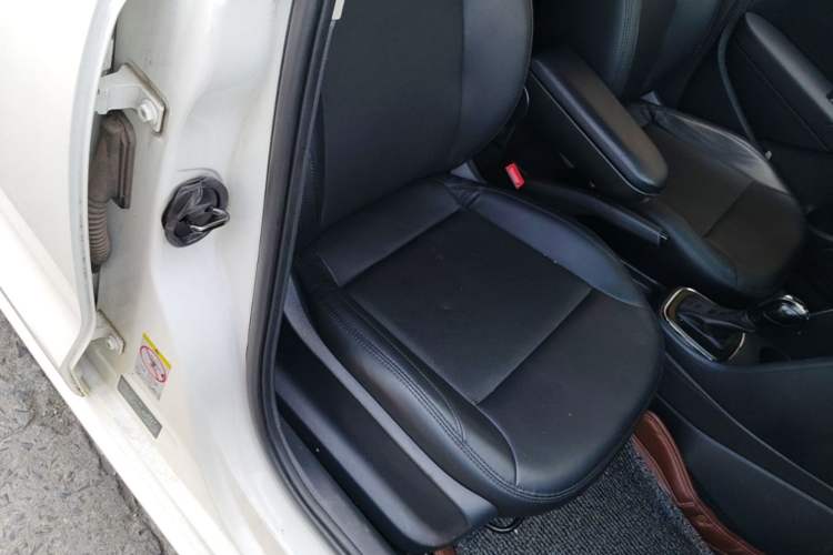 Used Volkswagen Polo 2014 1.6L Automatic Comfort Edition Right Front Seat