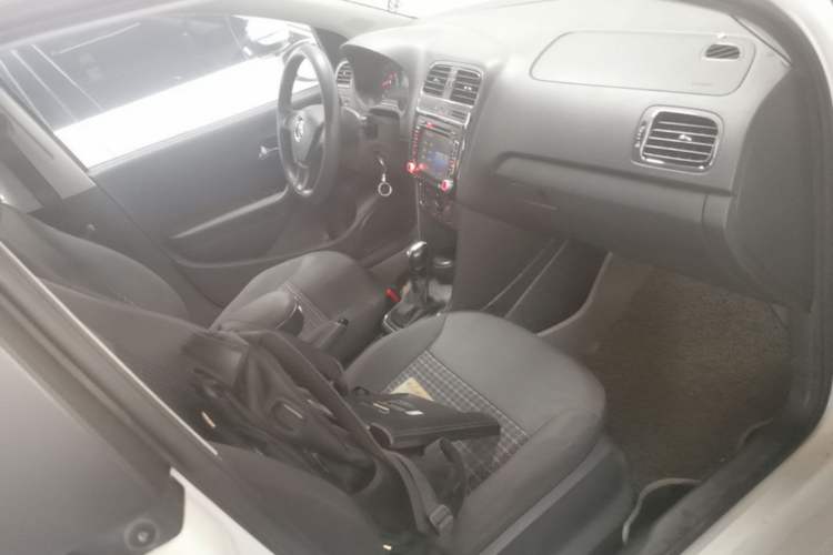 Used Volkswagen Polo 2014 1.6L Automatic Comfort Edition Right Front Seat