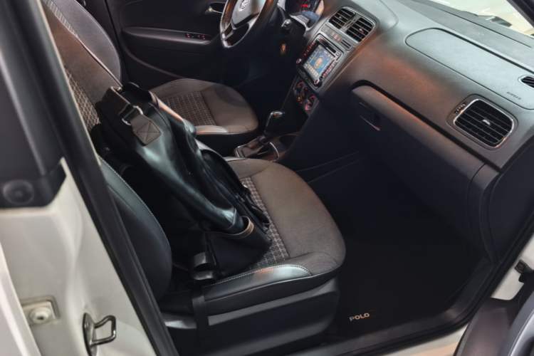 Used Volkswagen Polo 2014 1.6L Automatic Comfort Edition Right Front Seat