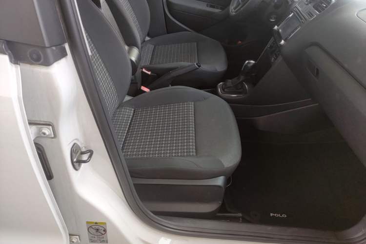 Used Volkswagen Polo 2014 1.6L Automatic Comfort Edition Right Front Seat