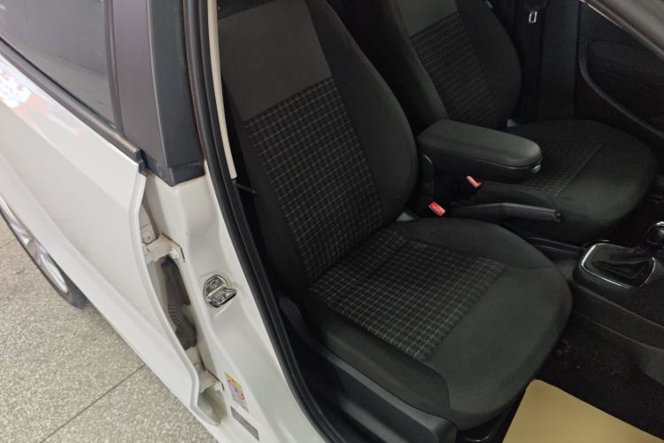 Used Volkswagen Polo 2014 1.6L Automatic Comfort Edition Right Front Seat