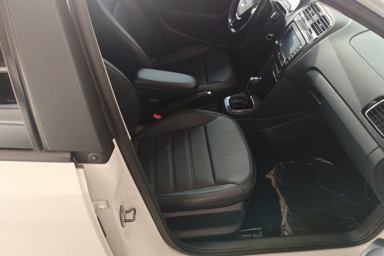 Used Volkswagen Polo 2014 1.4L Automatic Luxury Edition Right Front Seat