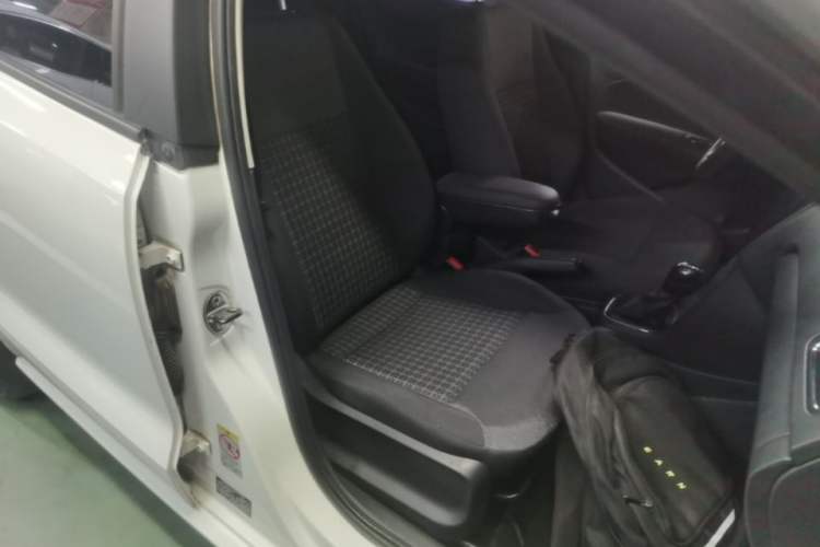 Used Volkswagen Polo 2014 1.6L Automatic Comfort Edition Right Front Seat