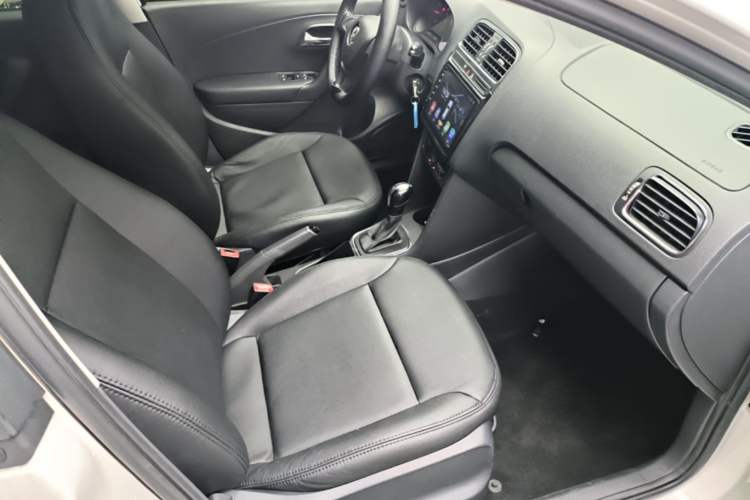Used Volkswagen Polo 2014 1.6L Automatic Comfort Edition Right Front Seat