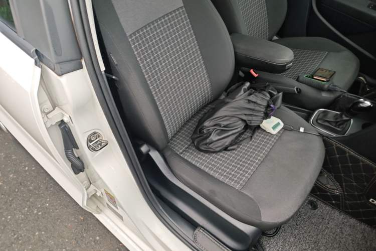 Used Volkswagen Polo 2014 1.6L Automatic Comfort Edition Right Front Seat