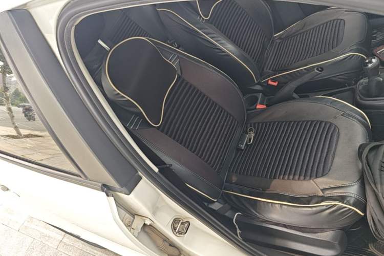 Used Volkswagen Polo 2014 1.4L Manual Fashion Edition Right Front Seat