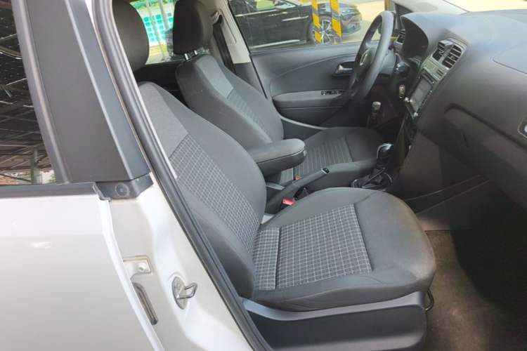 Used Volkswagen Polo 2014 1.4L Automatic Comfort Edition Right Front Seat