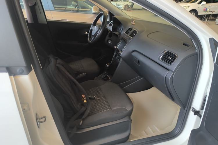 Used Volkswagen Polo 2014 1.6L Automatic Comfort Edition Right Front Seat