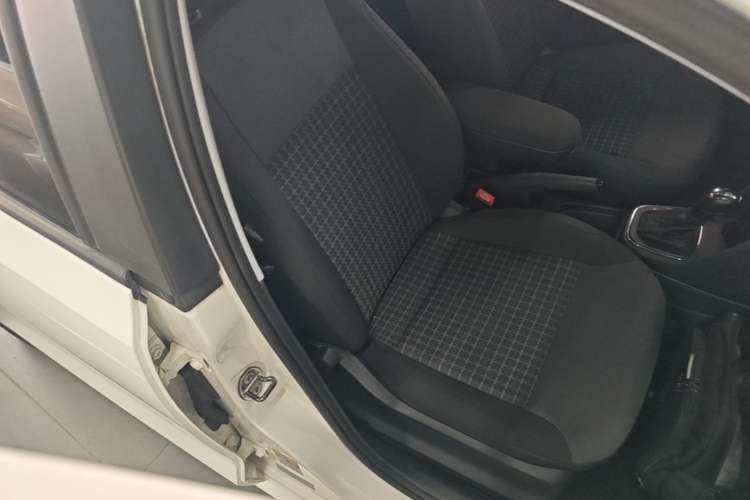 Used Volkswagen Polo 2014 1.6L Automatic Comfort Edition Right Front Seat