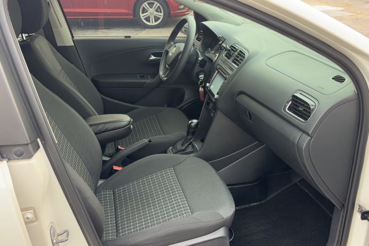 Used Volkswagen Polo 2014 1.6L Automatic Comfort Edition Right Front Seat