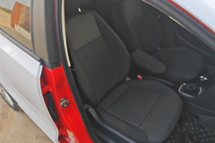 Used Volkswagen Polo 2014 1.6L Automatic Comfort Edition Right Front Seat