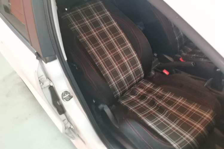 Used Volkswagen Polo 2014 1.4L Manual Fashion Edition Right Front Seat