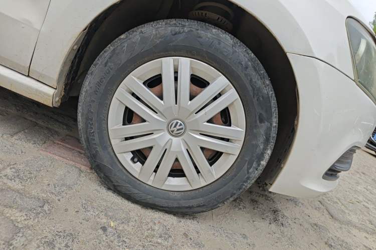 Used Volkswagen Polo 2014 1.4L Manual Fashion Edition Right Front Wheel Hub