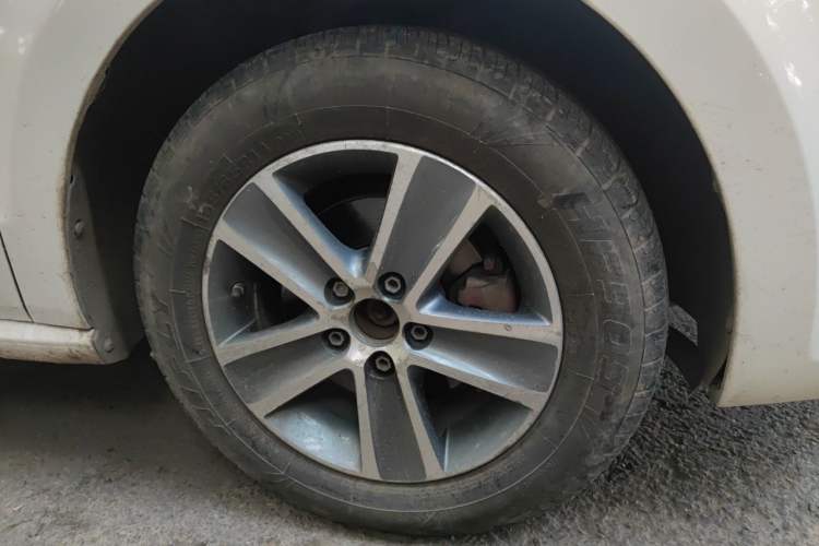 Used Volkswagen Polo 2014 1.4L Manual Fashion Edition Right Front Wheel Hub