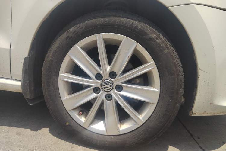 Used Volkswagen Polo 2014 1.6L Automatic Comfort Edition Right Front Wheel Hub