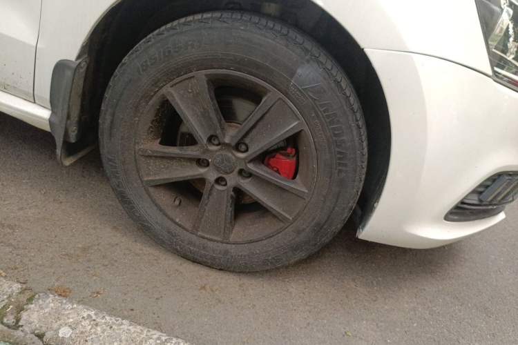 Used Volkswagen Polo 2014 1.4L Manual Fashion Edition Right Front Wheel Hub