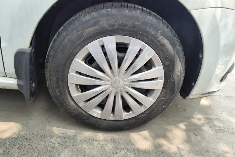 Used Volkswagen Polo 2014 1.4L Manual Fashion Edition Right Front Wheel Hub