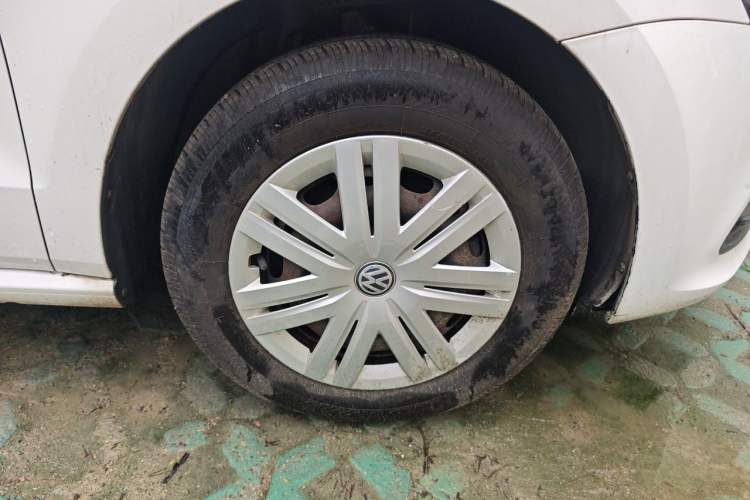 Used Volkswagen Polo 2014 1.4L Manual Fashion Edition Right Front Wheel Hub