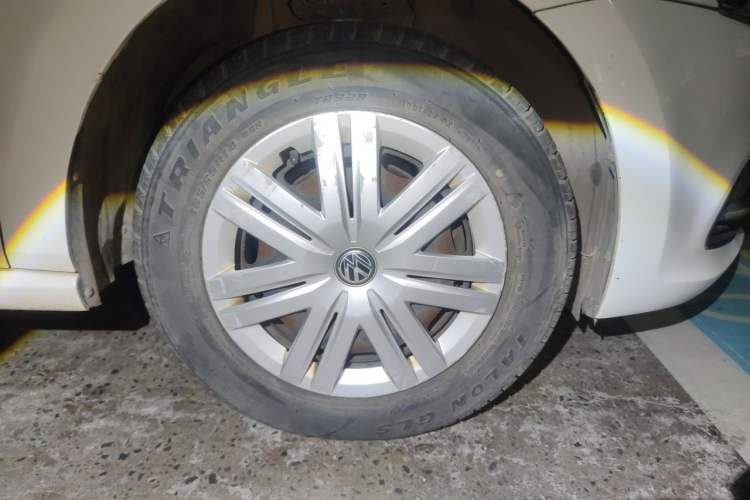 Used Volkswagen Polo 2014 1.4L Manual Fashion Edition Right Front Wheel Hub