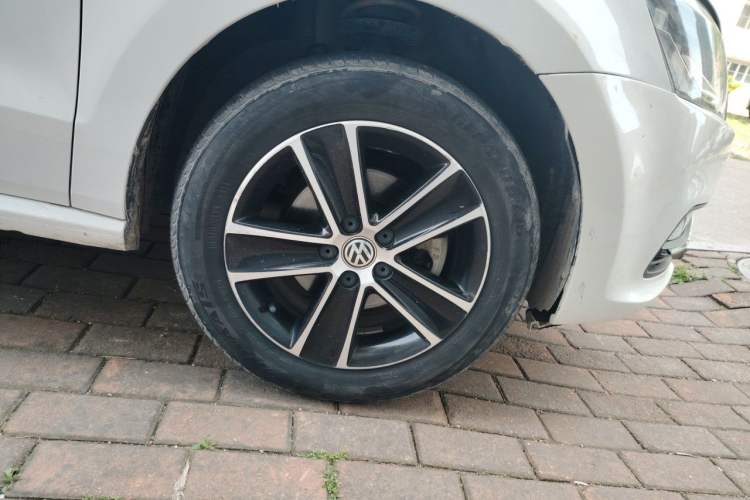 Used Volkswagen Polo 2014 1.6L Automatic 30th Anniversary Edition Right Front Wheel Hub