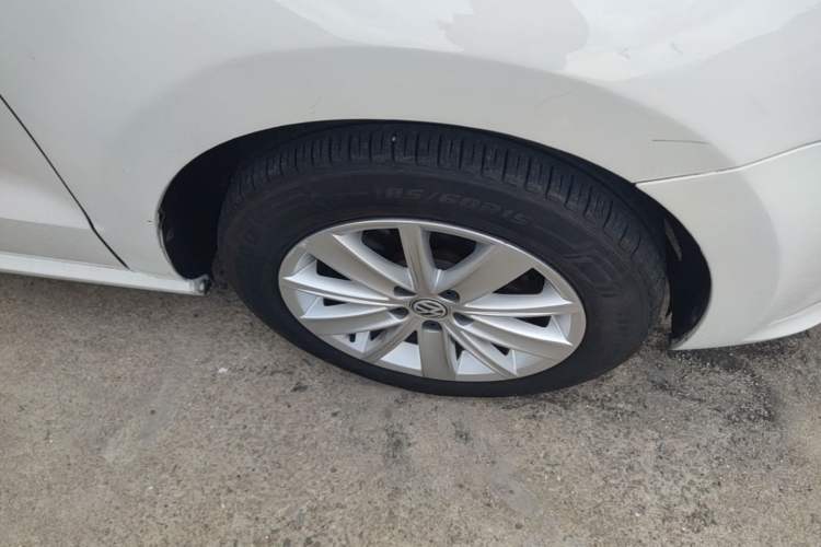 Used Volkswagen Polo 2014 1.6L Automatic Comfort Edition Right Front Wheel Hub
