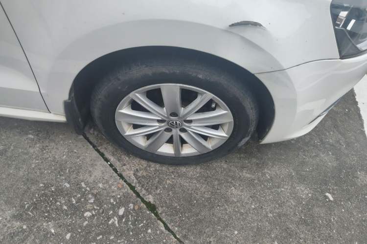 Used Volkswagen Polo 2014 1.4L Manual Comfort Edition Right Front Wheel Hub