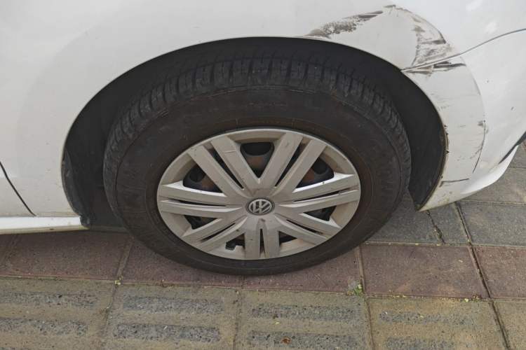 Used Volkswagen Polo 2014 1.4L Manual Fashion Edition Right Front Wheel Hub