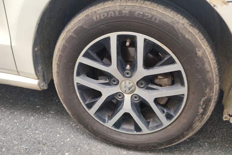 Used Volkswagen Polo 2014 1.4L Manual Fashion Edition Right Front Wheel Hub