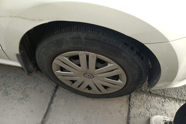 Used Volkswagen Polo 2014 1.4L Manual Fashion Edition Right Front Wheel Hub