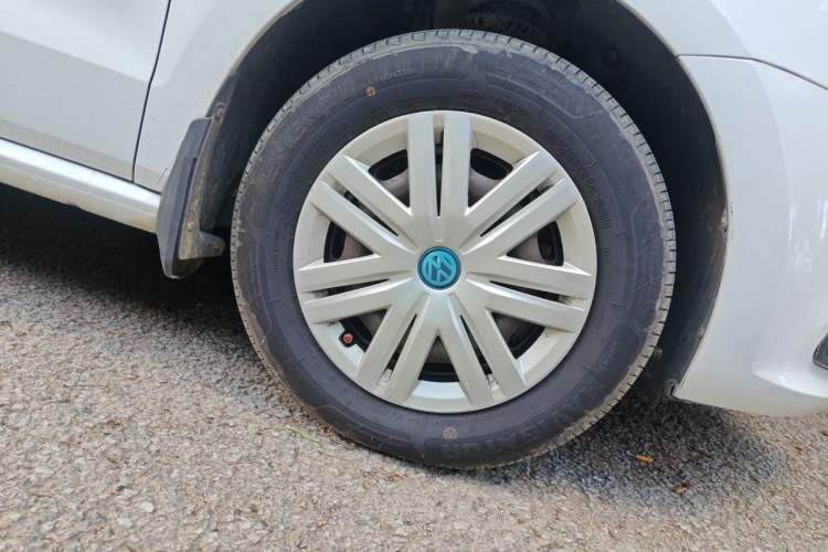 Used Volkswagen Polo 2014 1.4L Manual Fashion Edition Right Front Wheel Hub