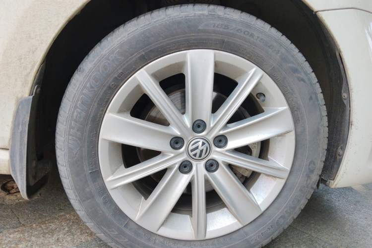 Used Volkswagen Polo 2014 1.4L Manual Comfort Edition Right Front Wheel Hub