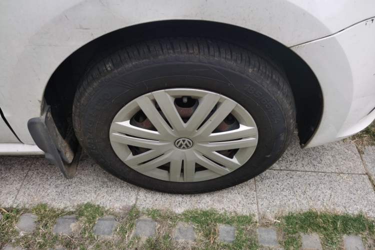 Used Volkswagen Polo 2014 1.4L Manual Fashion Edition Right Front Wheel Hub