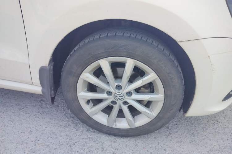 Used Volkswagen Polo 2014 1.4L Manual Fashion Edition Right Front Wheel Hub