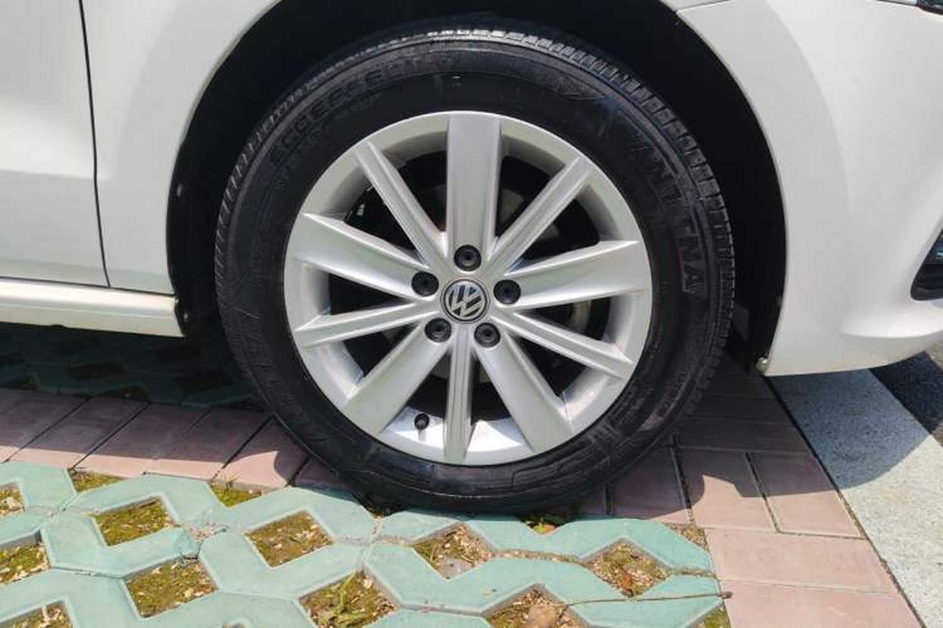 Used Volkswagen Polo 2014 1.6L Automatic Comfort Edition Right Front Wheel Hub