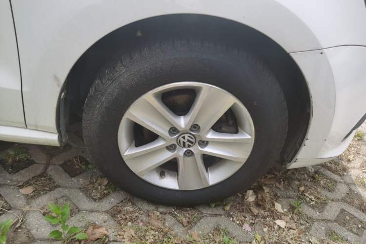 Used Volkswagen Polo 2014 1.4L Manual Fashion Edition Right Front Wheel Hub
