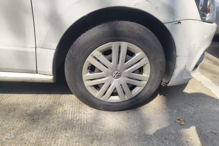 Used Volkswagen Polo 2014 1.4L Manual Fashion Edition Right Front Wheel Hub