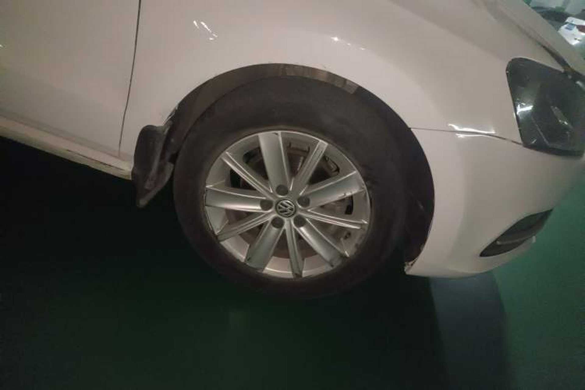 Used Volkswagen Polo 2014 1.6L Automatic Comfort Edition Right Front Wheel Hub