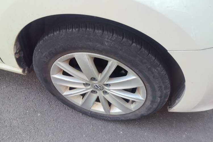 Used Volkswagen Polo 2014 1.4L Manual Comfort Edition Right Front Wheel Hub