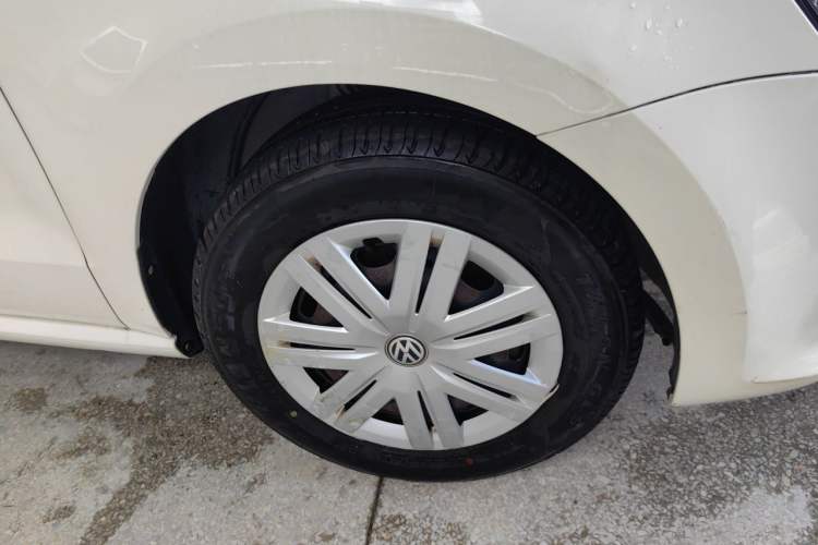 Used Volkswagen Polo 2014 1.4L Manual Fashion Edition Right Front Wheel Hub