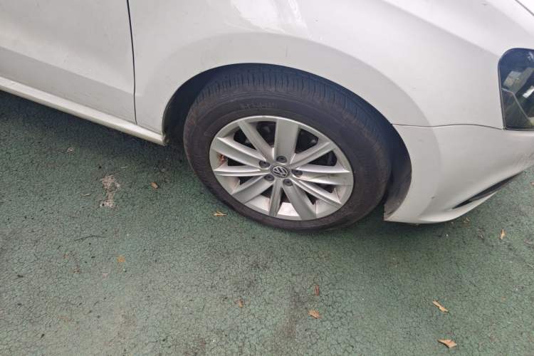 Used Volkswagen Polo 2014 1.4L Manual Comfort Edition Right Front Wheel Hub