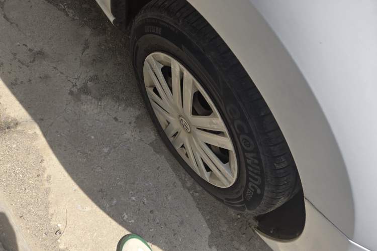 Used Volkswagen Polo 2014 1.4L Manual Fashion Edition Right Front Wheel Hub
