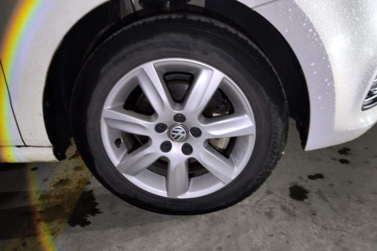 Used Volkswagen Polo 2014 1.4L Manual Fashion Edition Right Front Wheel Hub