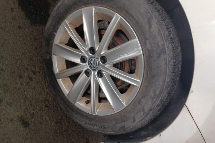 Used Volkswagen Polo 2014 1.4L Manual Fashion Edition Right Front Wheel Hub