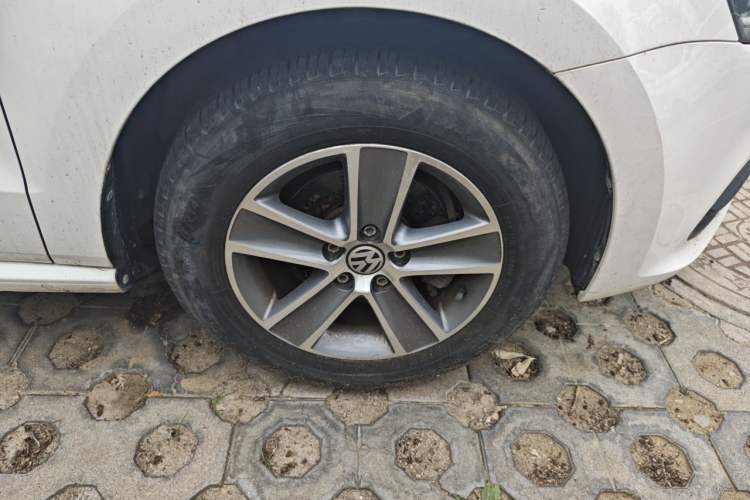 Used Volkswagen Polo 2014 1.4L Manual Fashion Edition Right Front Wheel Hub
