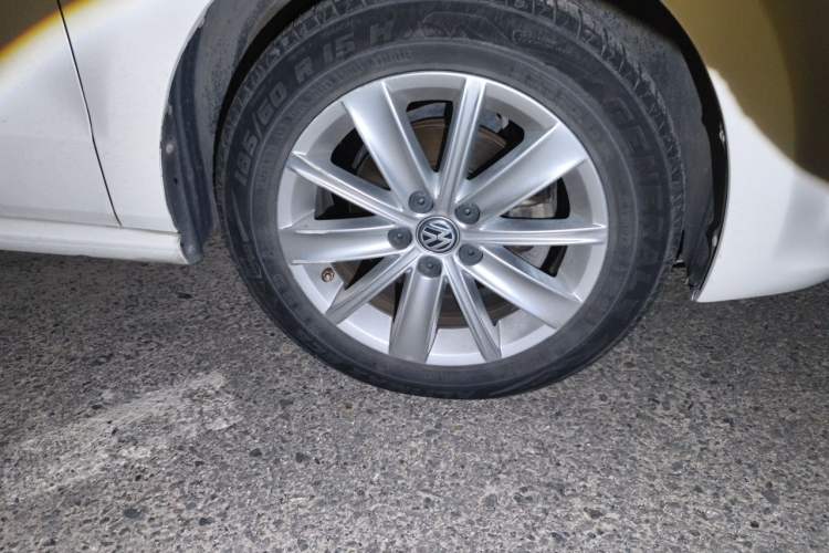 Used Volkswagen Polo 2014 1.6L Automatic Comfort Edition Right Front Wheel Hub